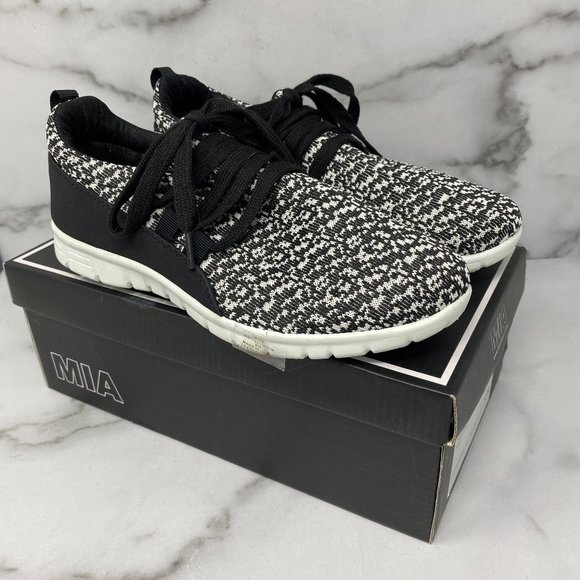 MIA Shoes - MIA Sia Sneakers Black Fly Knit Size 8.5
